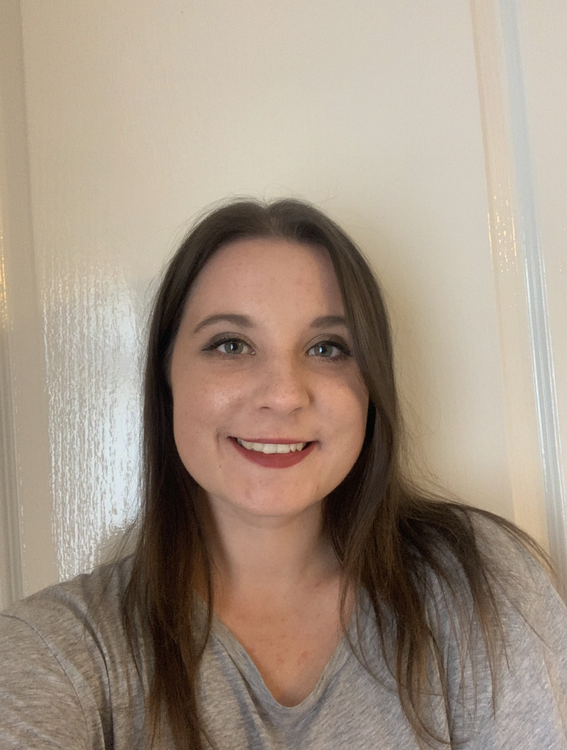 Headshot of Hollie Henderson